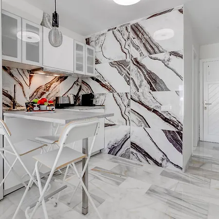 Graceful Brand New In Altamira 아파트 *